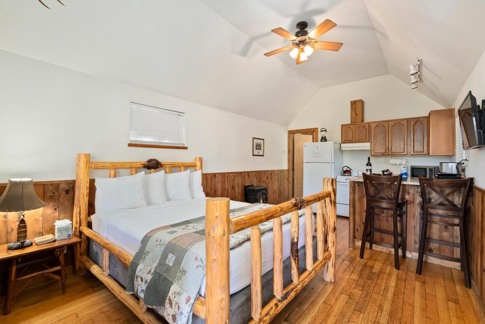 Shelter Cove Resort & Marina Odell Lake Luaran gambar