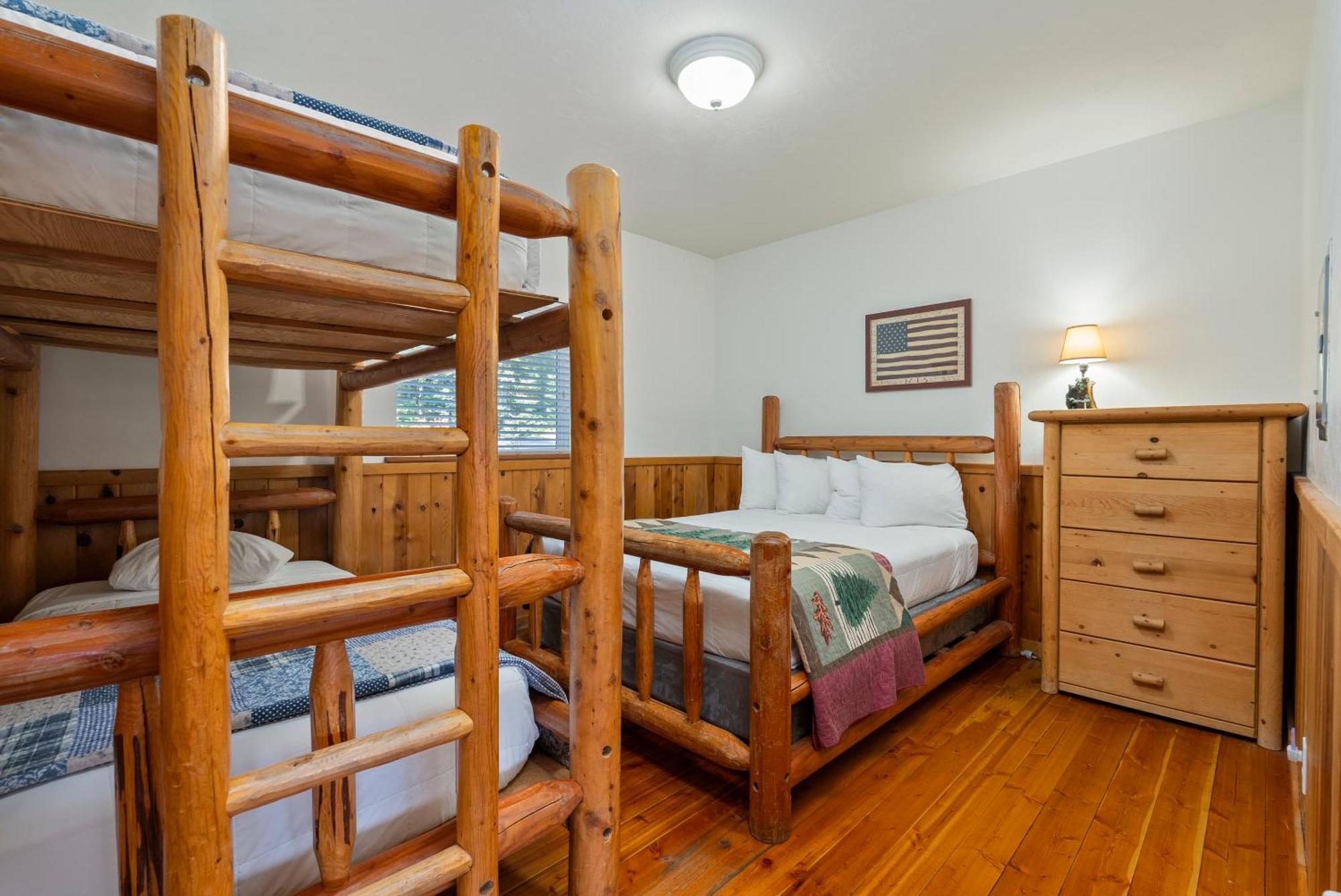 Shelter Cove Resort & Marina Odell Lake Luaran gambar